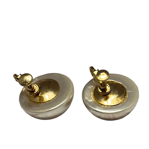 Vintage Faux Pearl Screwed Back Earrings - Picture 2 of 3